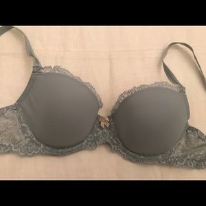 34B Victoria’s Secret Lined Demi bra